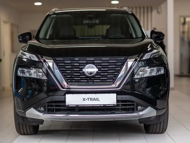Nissan X-Trail view 5