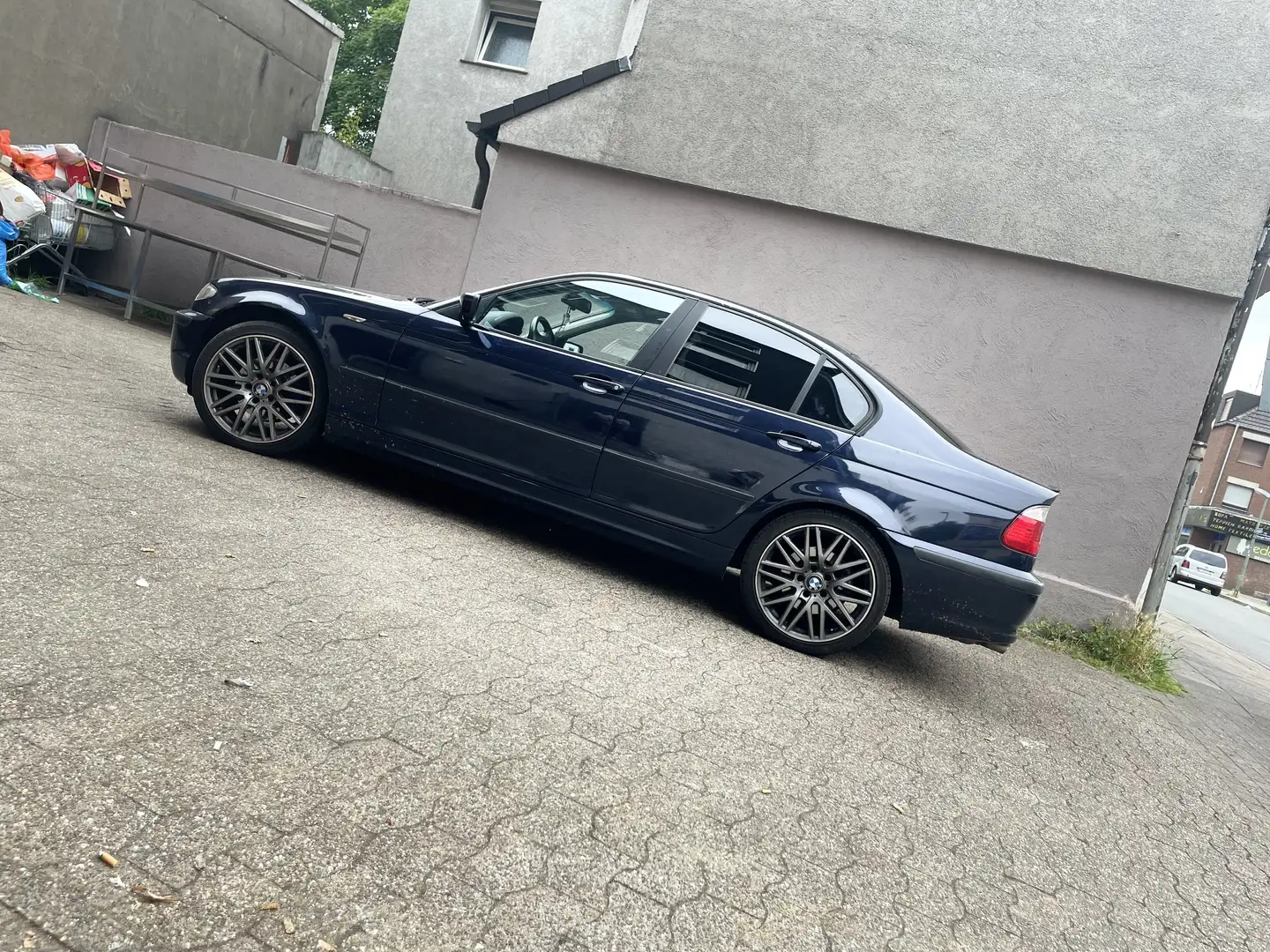 BMW 325 325ix - 1