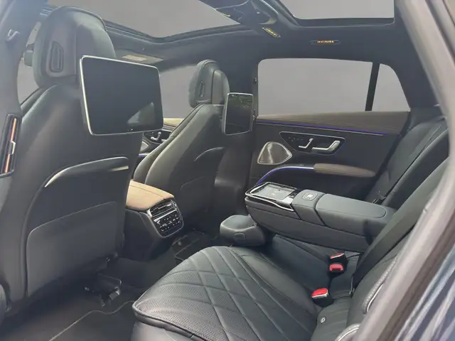 Mercedes-Benz Eqs view 12
