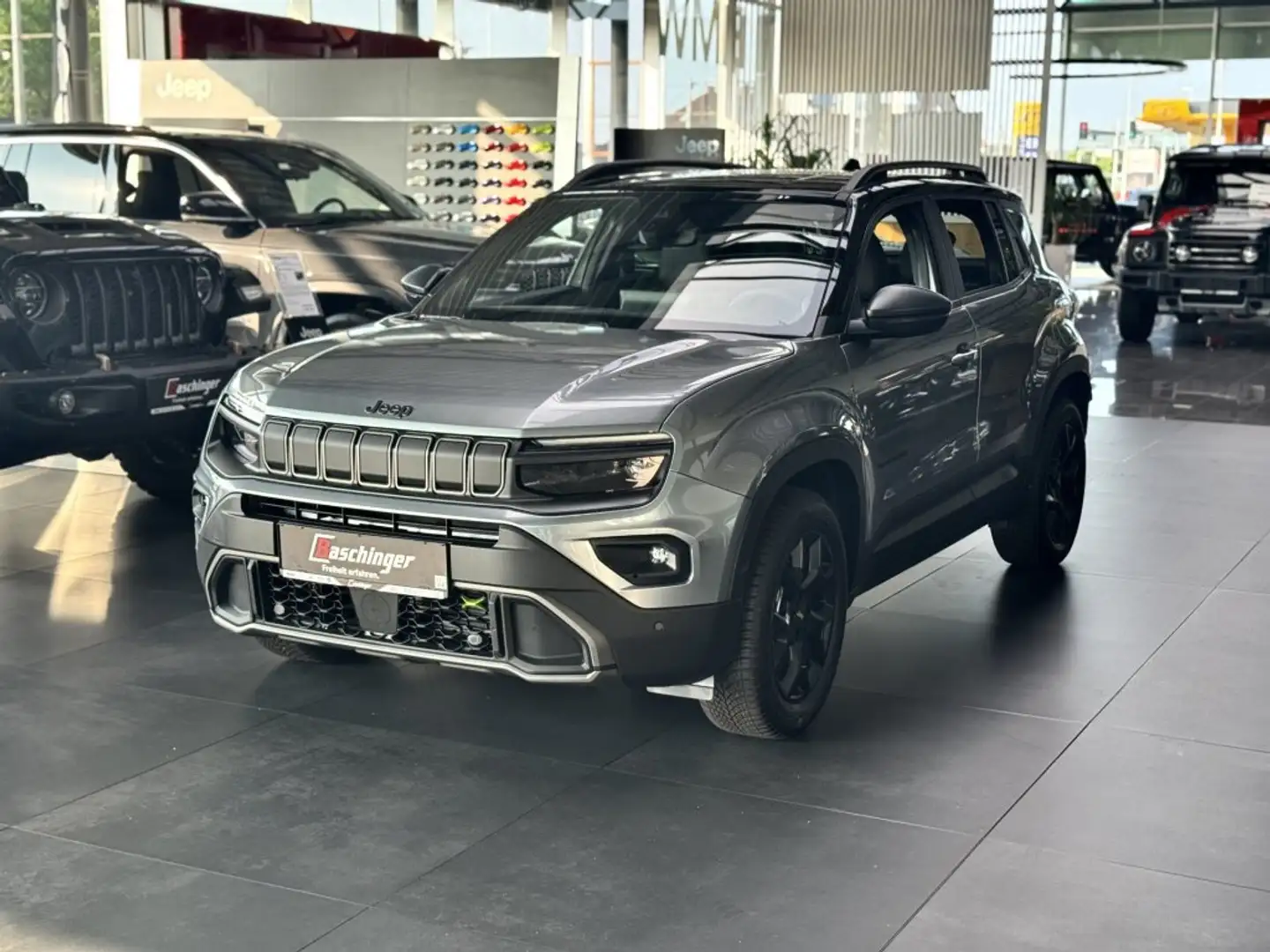 Jeep Avenger 4xe MY25  Showroom Grigio - 1
