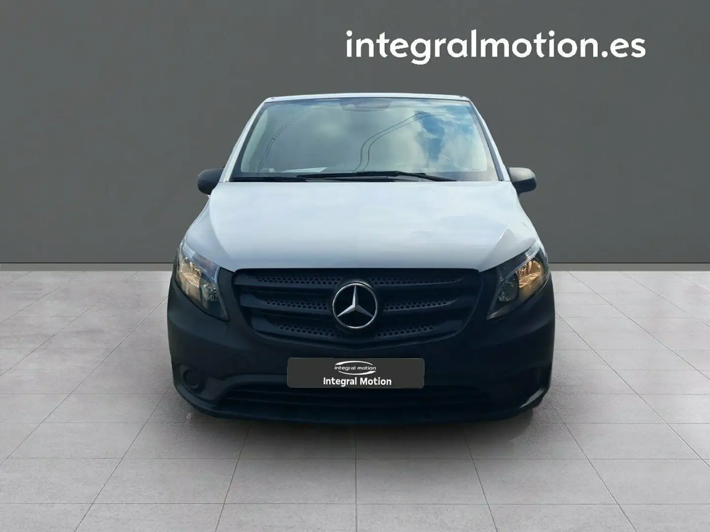 Mercedes-Benz Vito M1 119 CDI 6T Base RWD Largo 190CV Blanc - 2