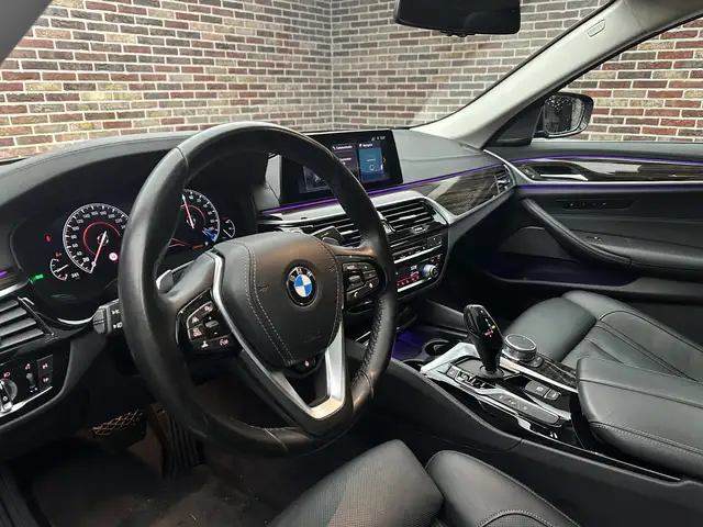 BMW 5 Series view 3