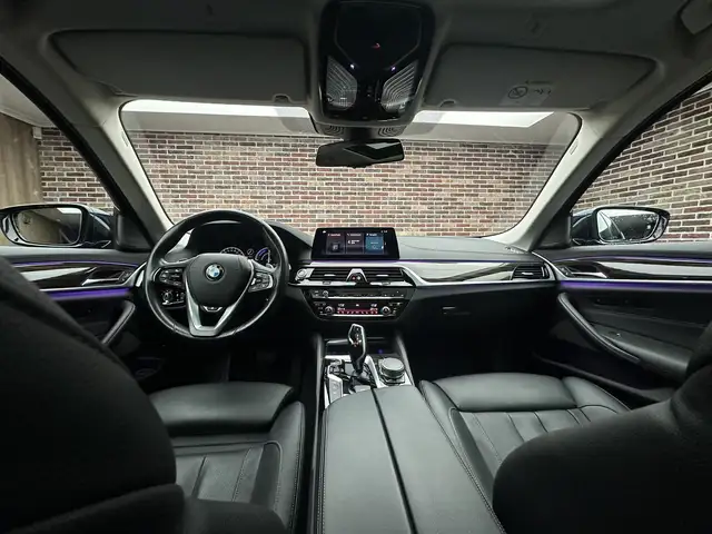 BMW 5 Series view 9