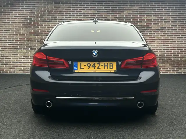 BMW 5 Series view 7