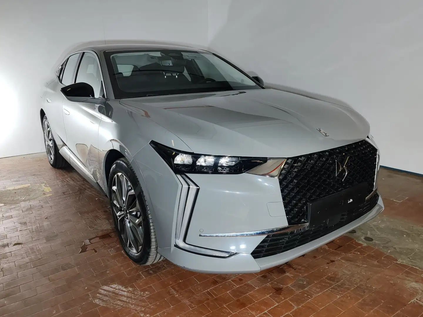 DS Automobiles DS 4 1.2 130cv Trocadero Auto Gris - 1