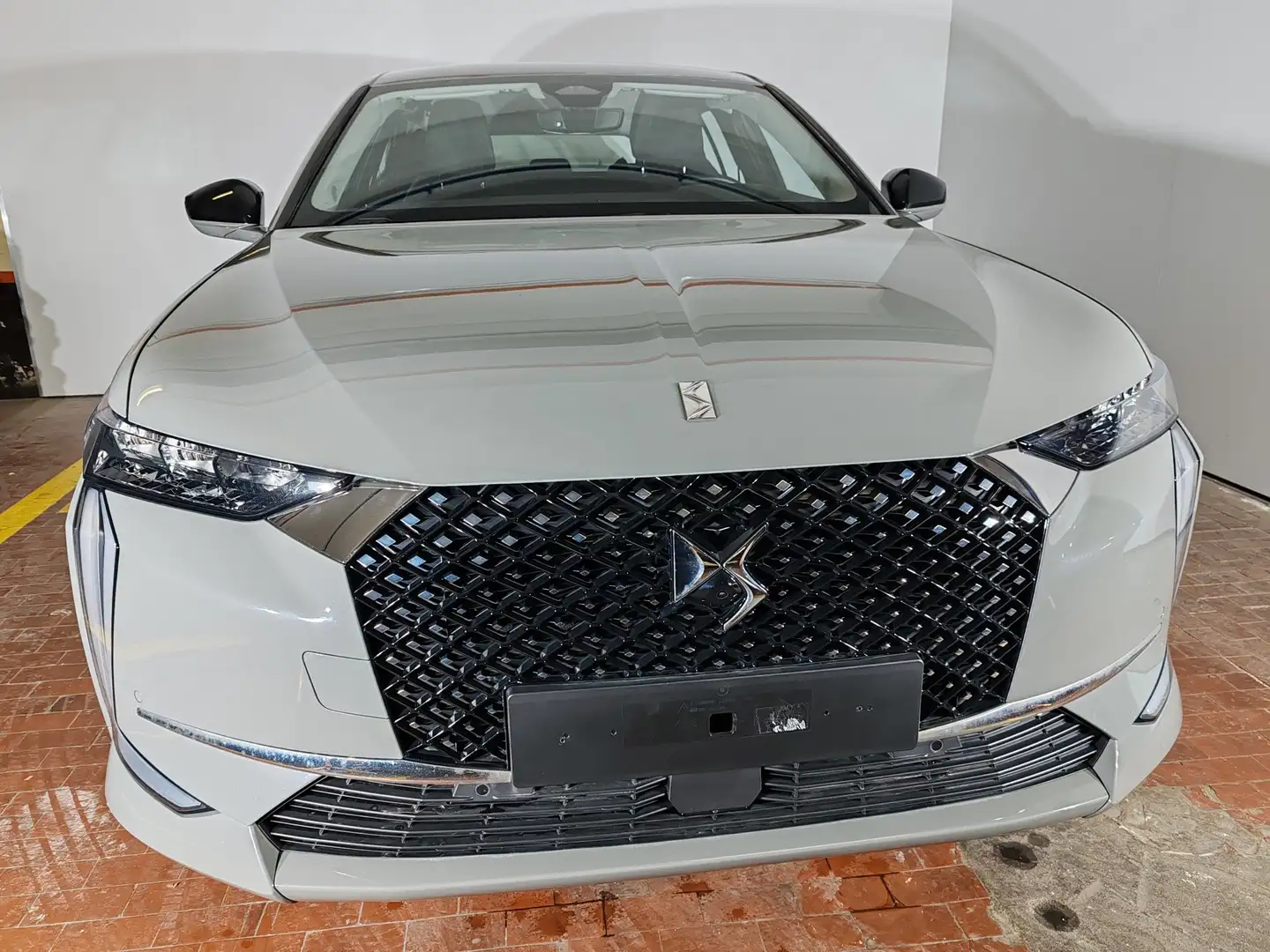 DS Automobiles DS 4 1.2 130cv Trocadero Auto Gris - 2