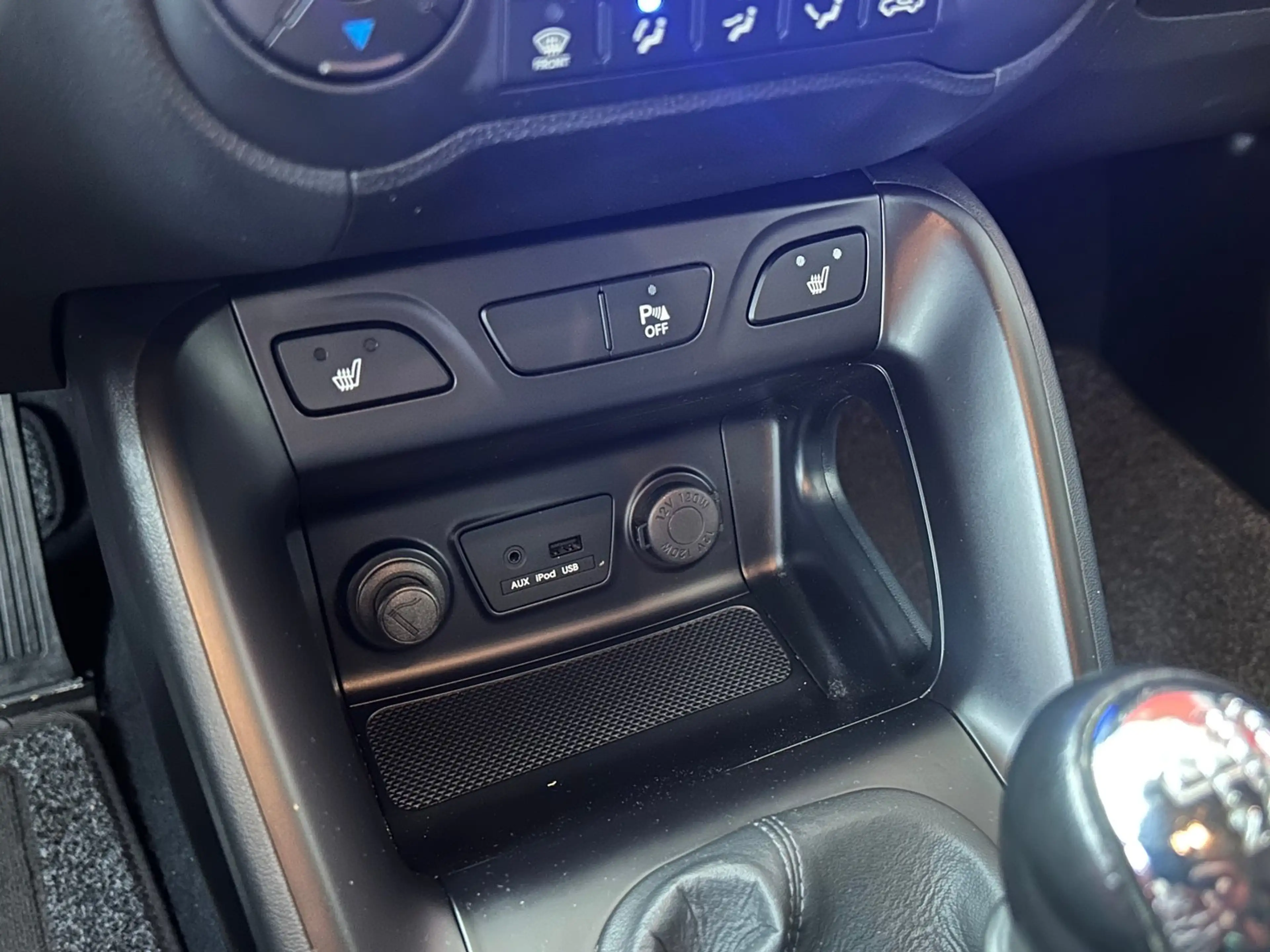 Hyundai iX35 1,7 CRDi Premium DPF — photo 14