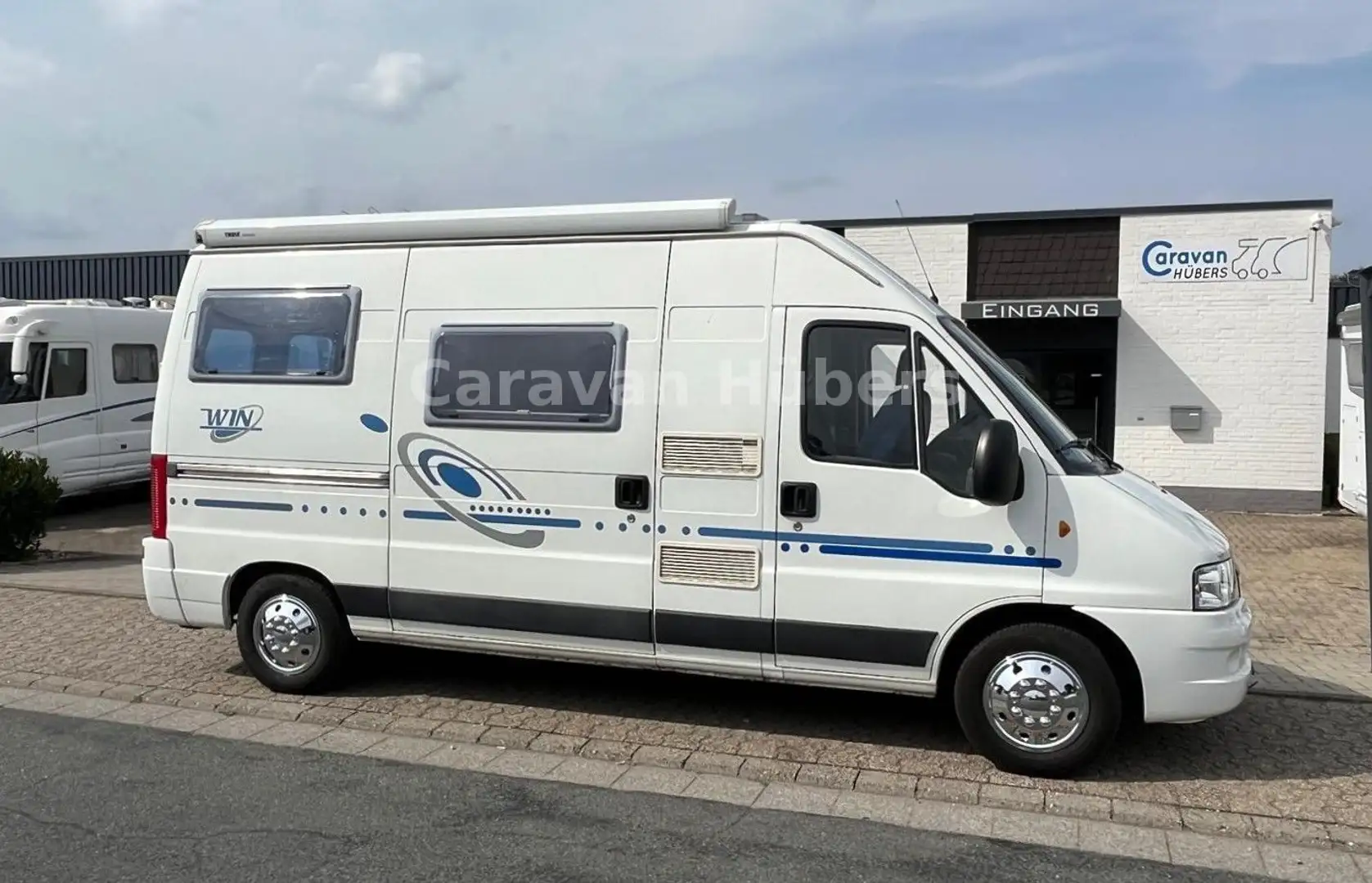 Adria Win - Festbett - Markise - AHK - Garage Weiß - 2
