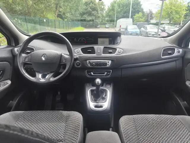 Renault Scenic view 21