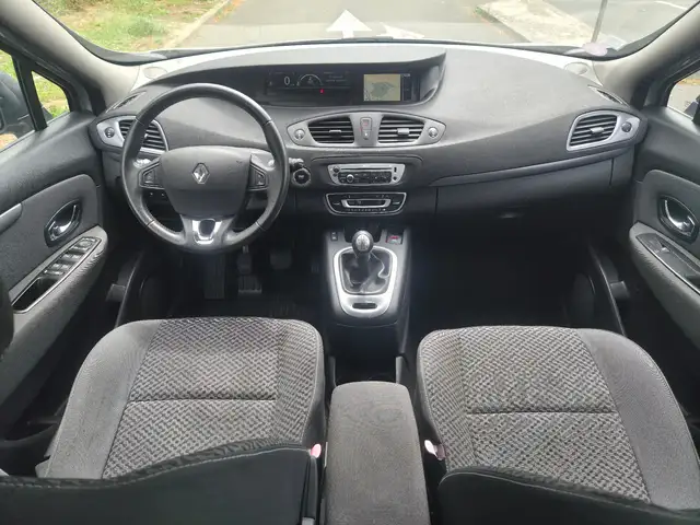Renault Scenic view 9