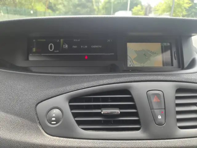 Renault Scenic view 24