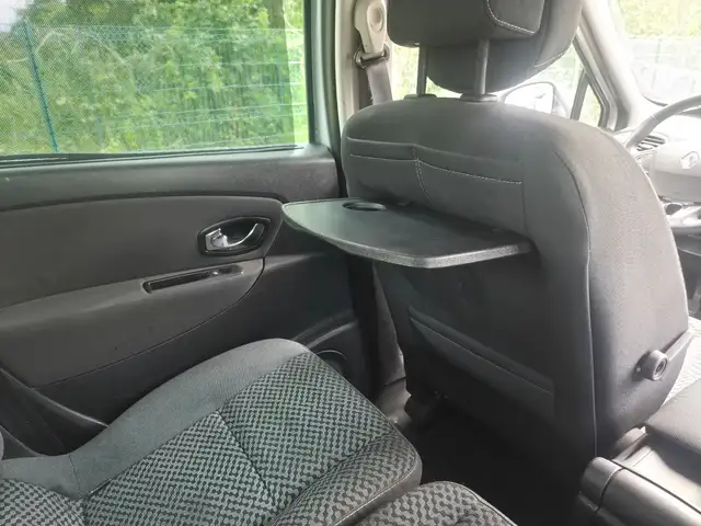 Renault Scenic view 15