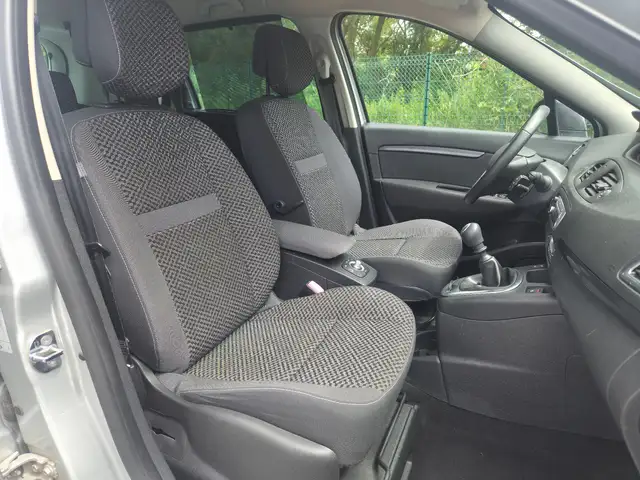 Renault Scenic view 17