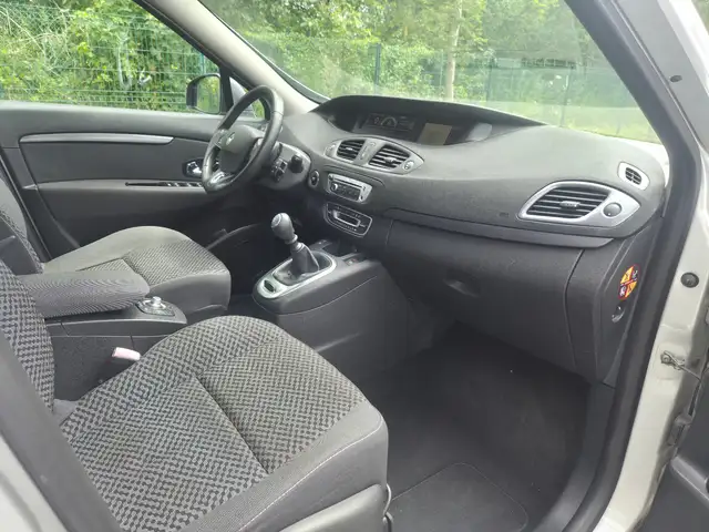 Renault Scenic view 20