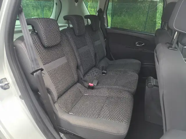 Renault Scenic view 14