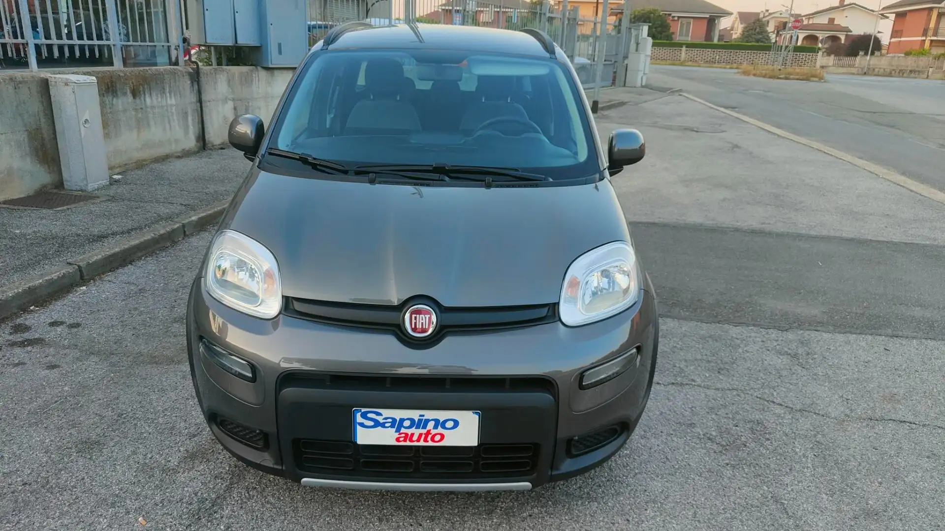 Fiat Panda 1.0 FireFly S&S Hybrid City Life Grau - 2