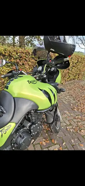 Triumph Tiger 955i - foto 2