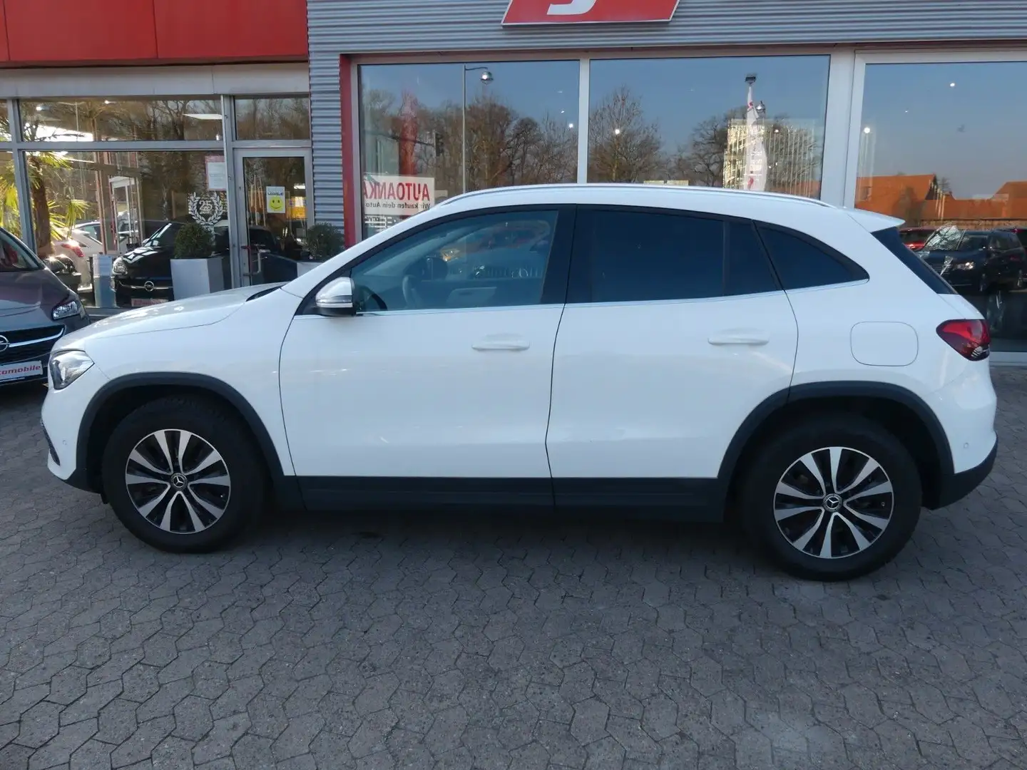 Mercedes-Benz GLA 200 Style Kamera*Leder*LED*Sitzheizung Weiß - 2