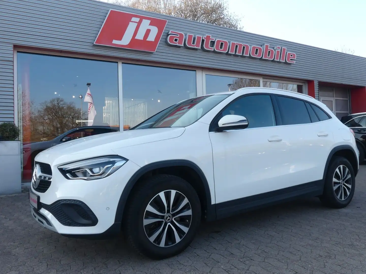 Mercedes-Benz GLA 200 Style Kamera*Leder*LED*Sitzheizung Weiß - 1