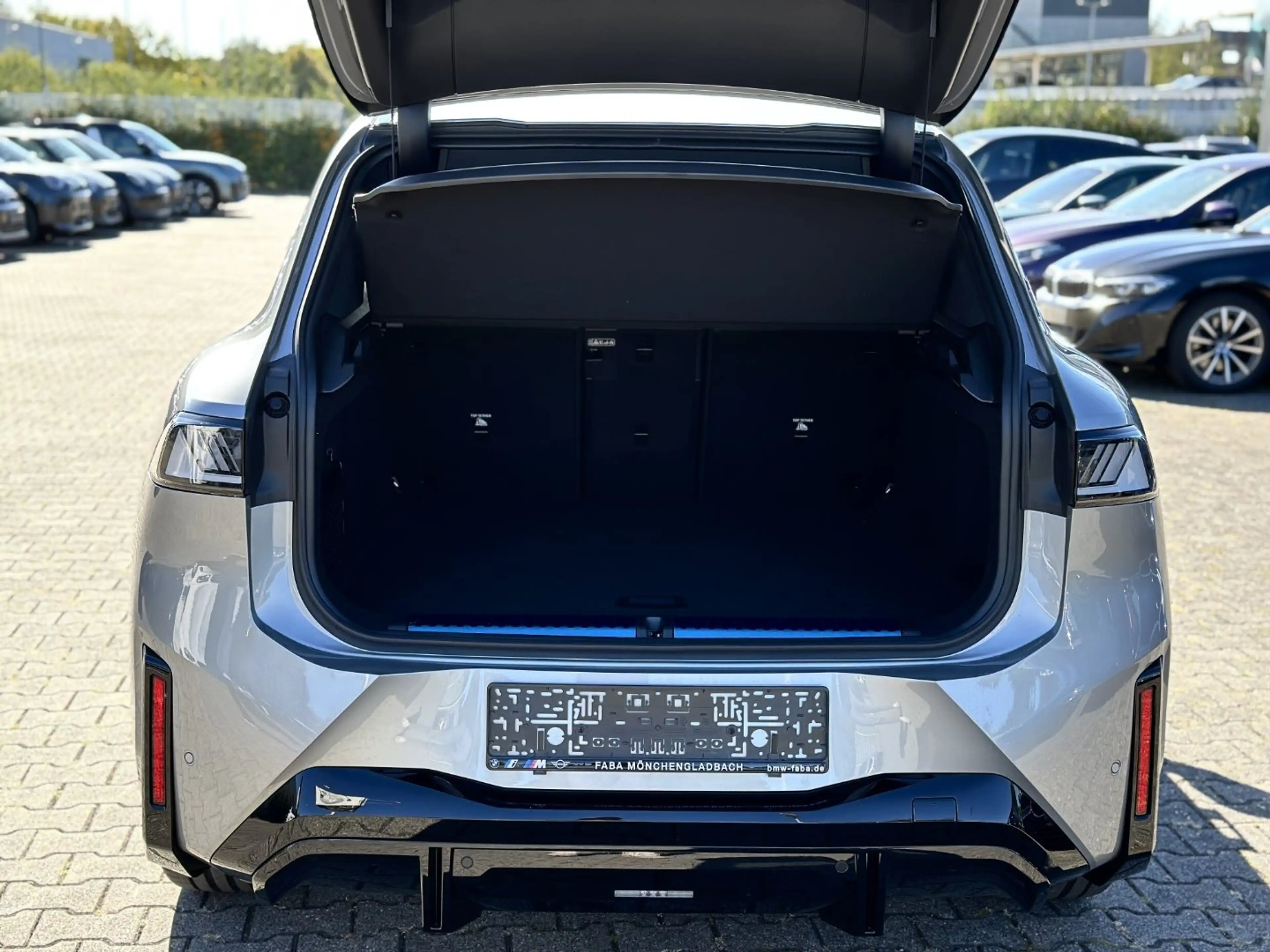 BMW iX3 40 M Sport Pro HK HiFi DAB RFK Parkassistent — photo 7