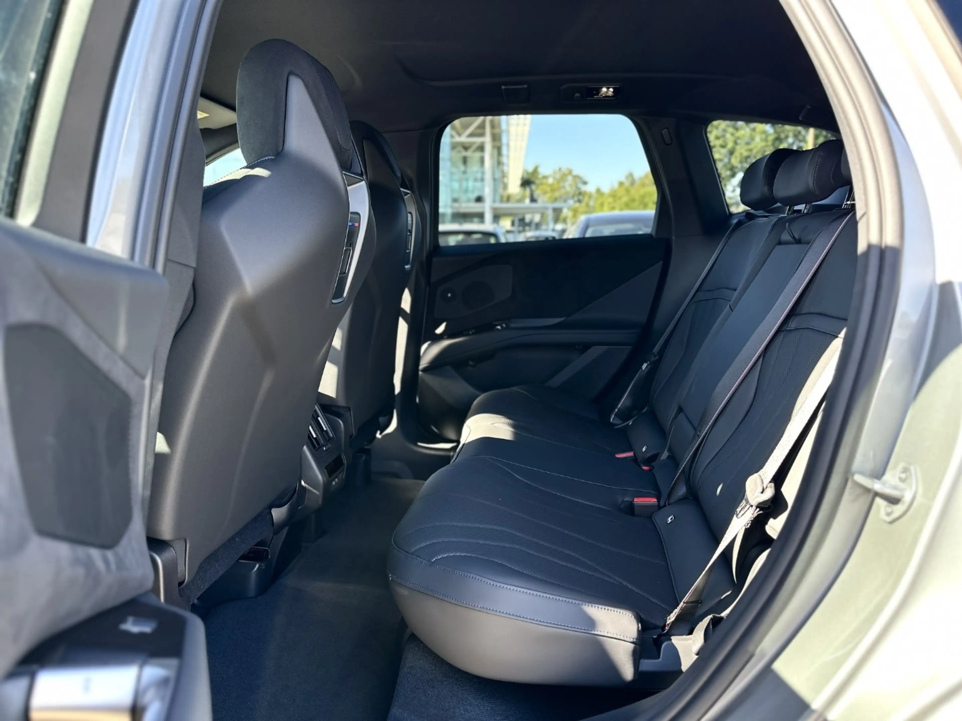 BMW iX3 40 M Sport Pro HK HiFi DAB RFK Parkassistent — photo 15