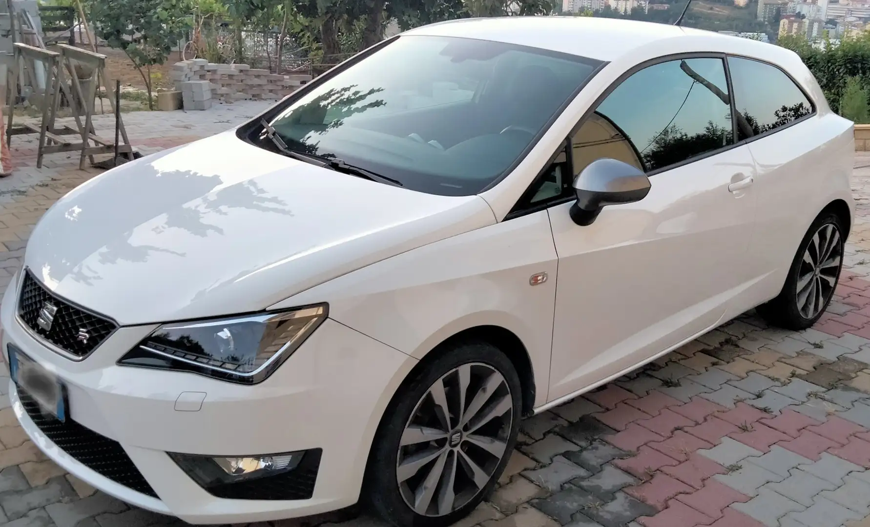 SEAT Ibiza Ibiza IV 2012 Berlina SC 1.4 tdi cr FR s Bianco - 2