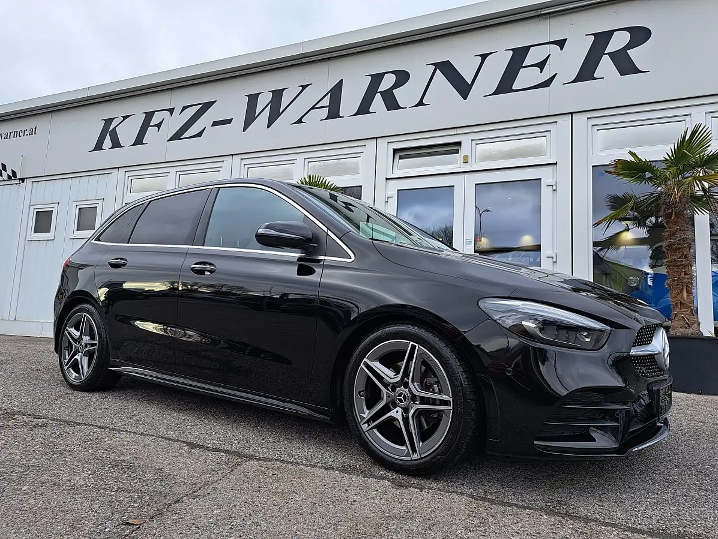 Mercedes-Benz B 200 d Aut. *AMG**Ambiente* Noir - 1