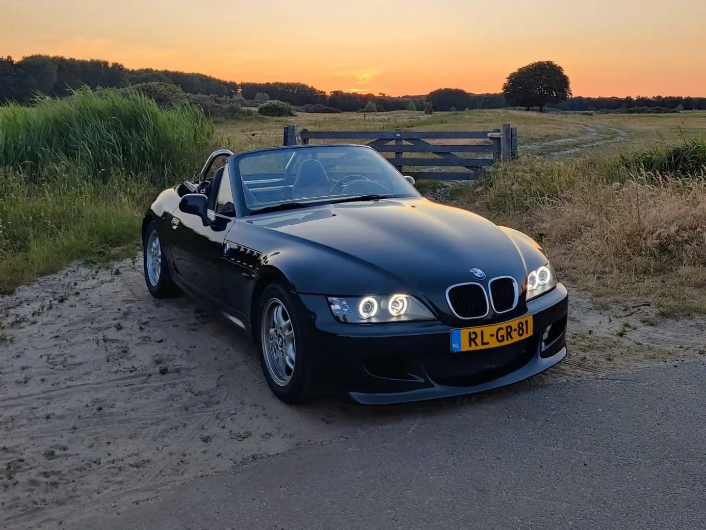 BMW Z3 1.9 Zwart - 1