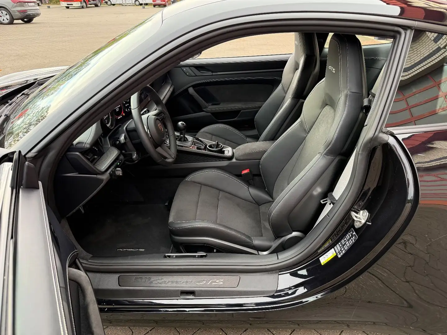 Porsche 992 911 992 CARRERA GTS, LIFT, 7-GANG SCHALTER Schwarz - 2