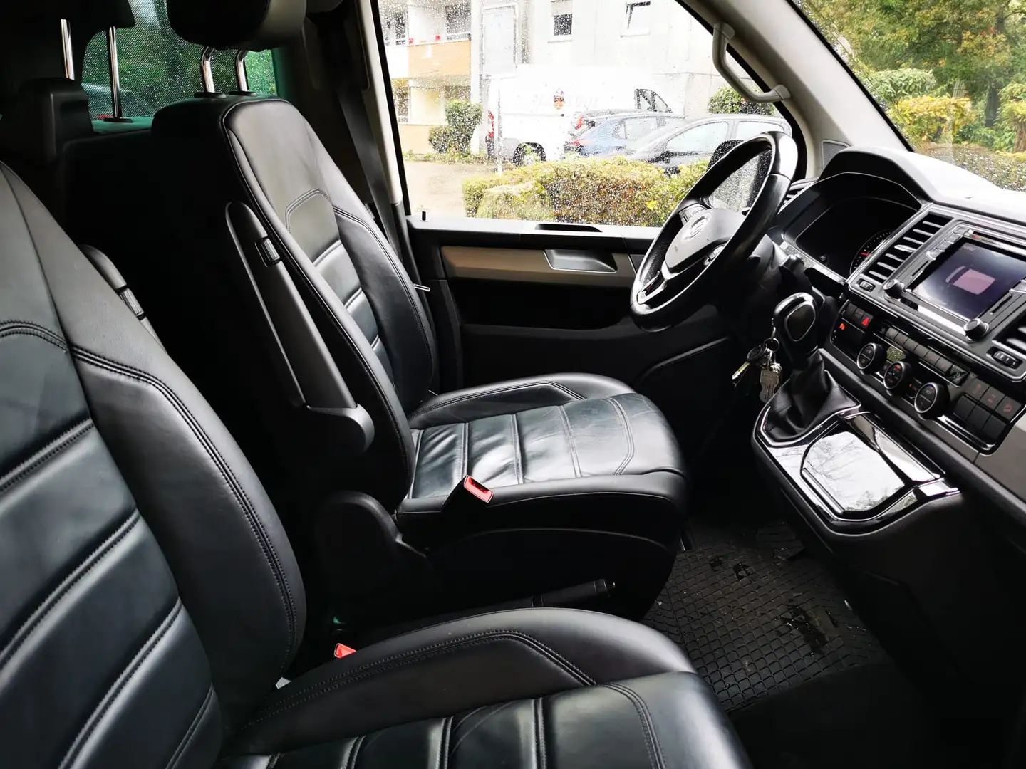 Volkswagen T6 Multivan DSG Kurz 4MOTION Edition 30 - 2