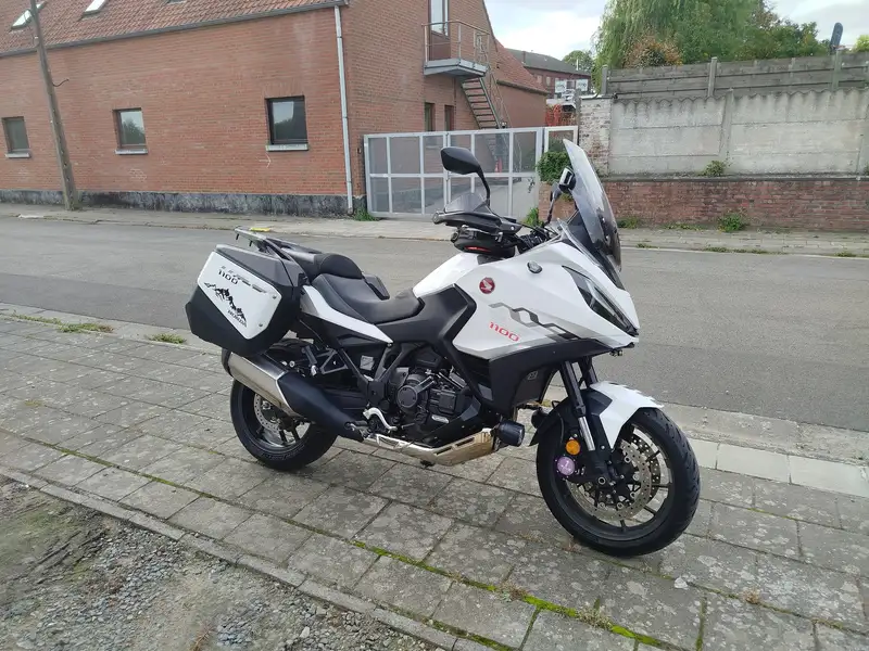 Honda NT 1100 - foto 2
