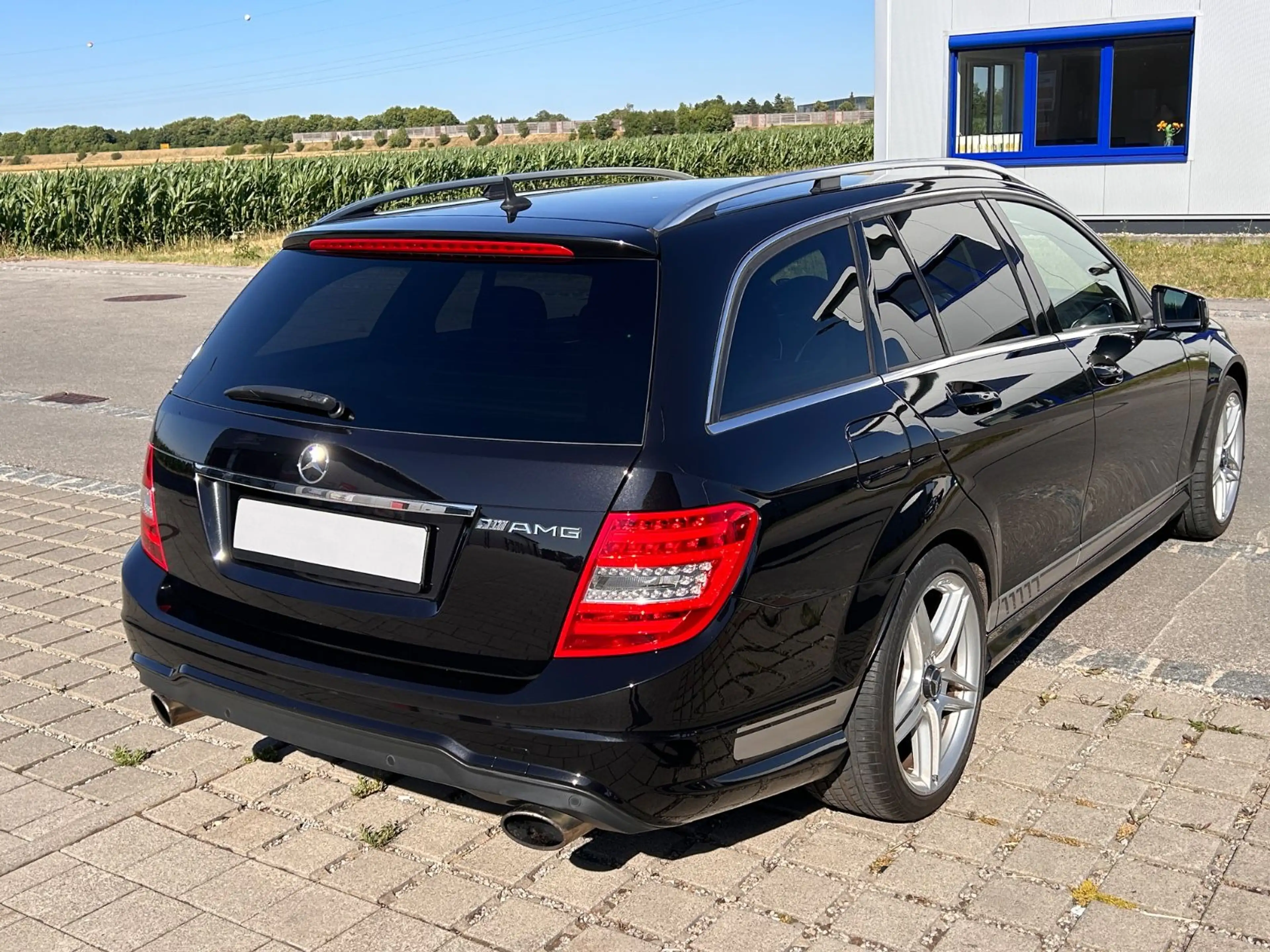 Mercedes-Benz C 250 CGI Avantgarde AMG Paket Harman Kardon — photo 6