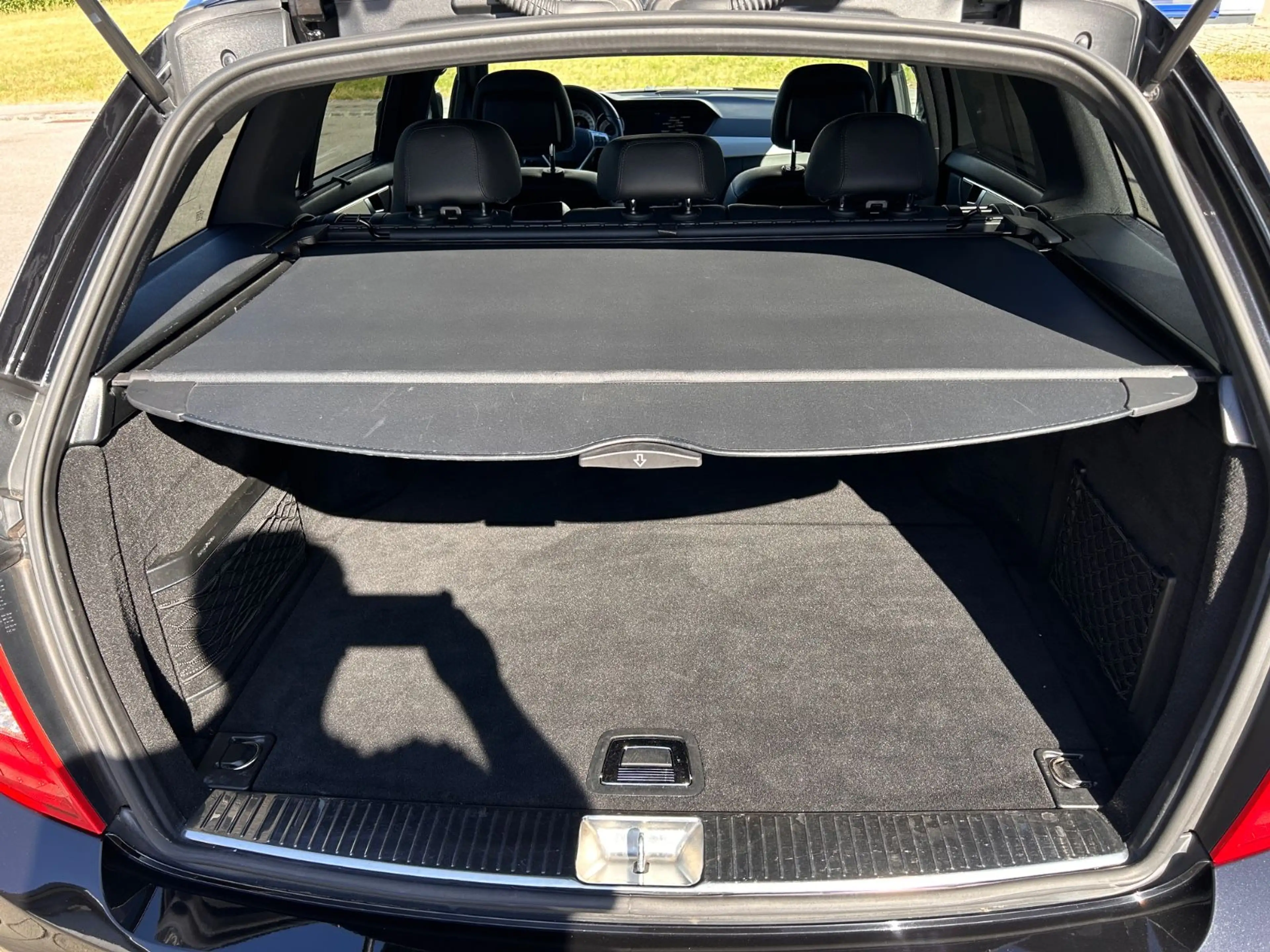 Mercedes-Benz C 250 CGI Avantgarde AMG Paket Harman Kardon — photo 15