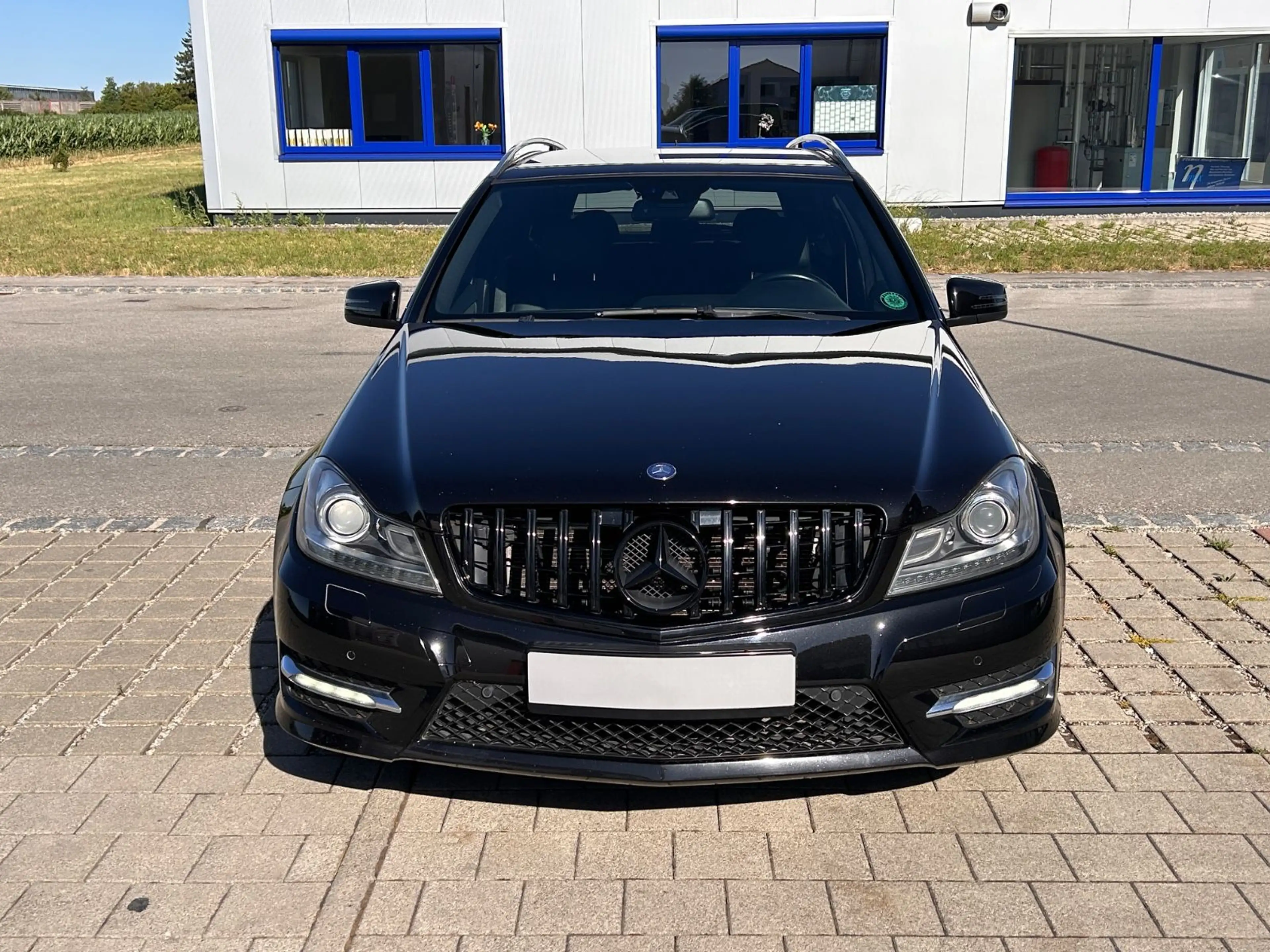 Mercedes-Benz C 250 CGI Avantgarde AMG Paket Harman Kardon