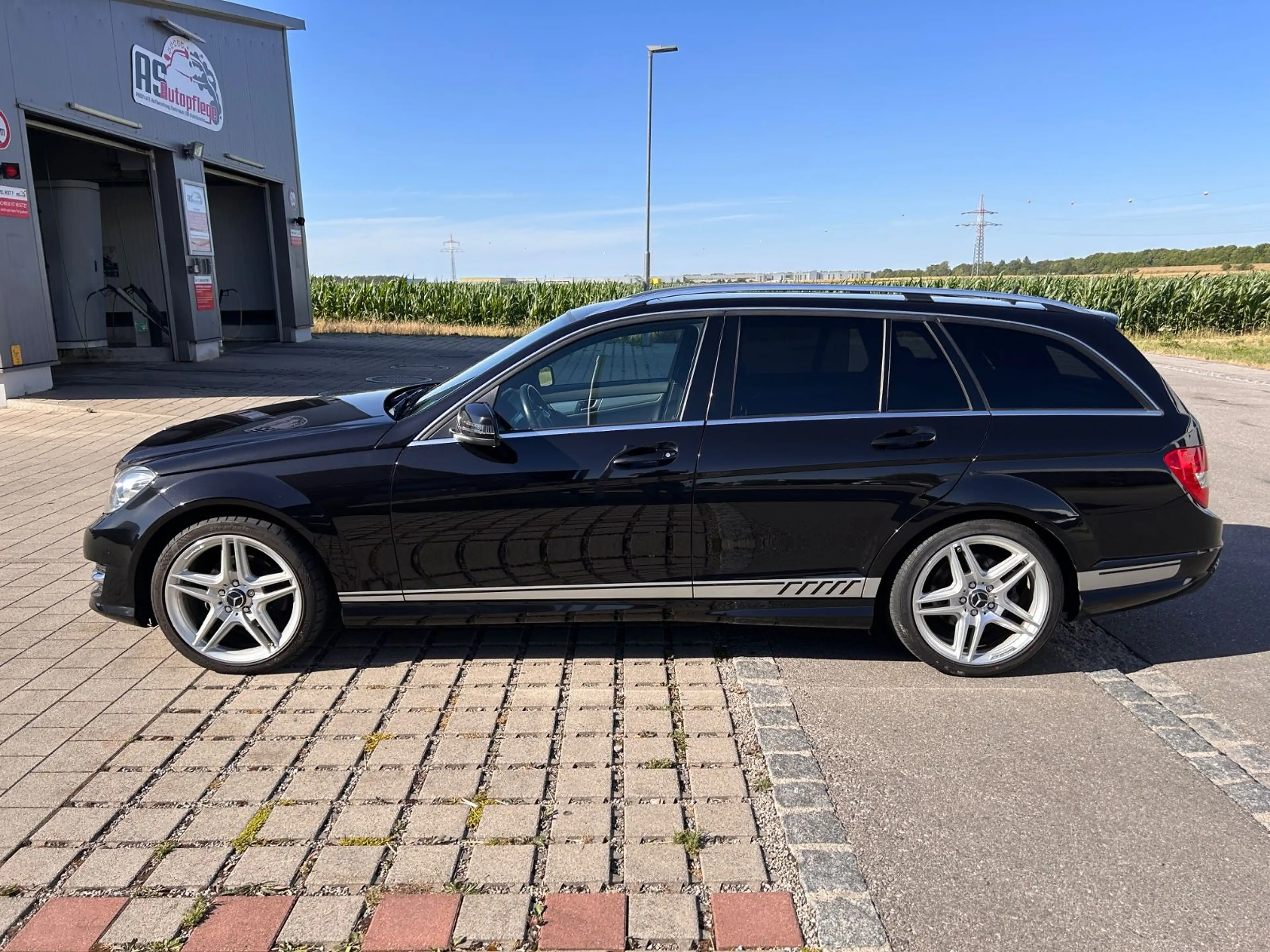 Mercedes-Benz C 250 CGI Avantgarde AMG Paket Harman Kardon — photo 3