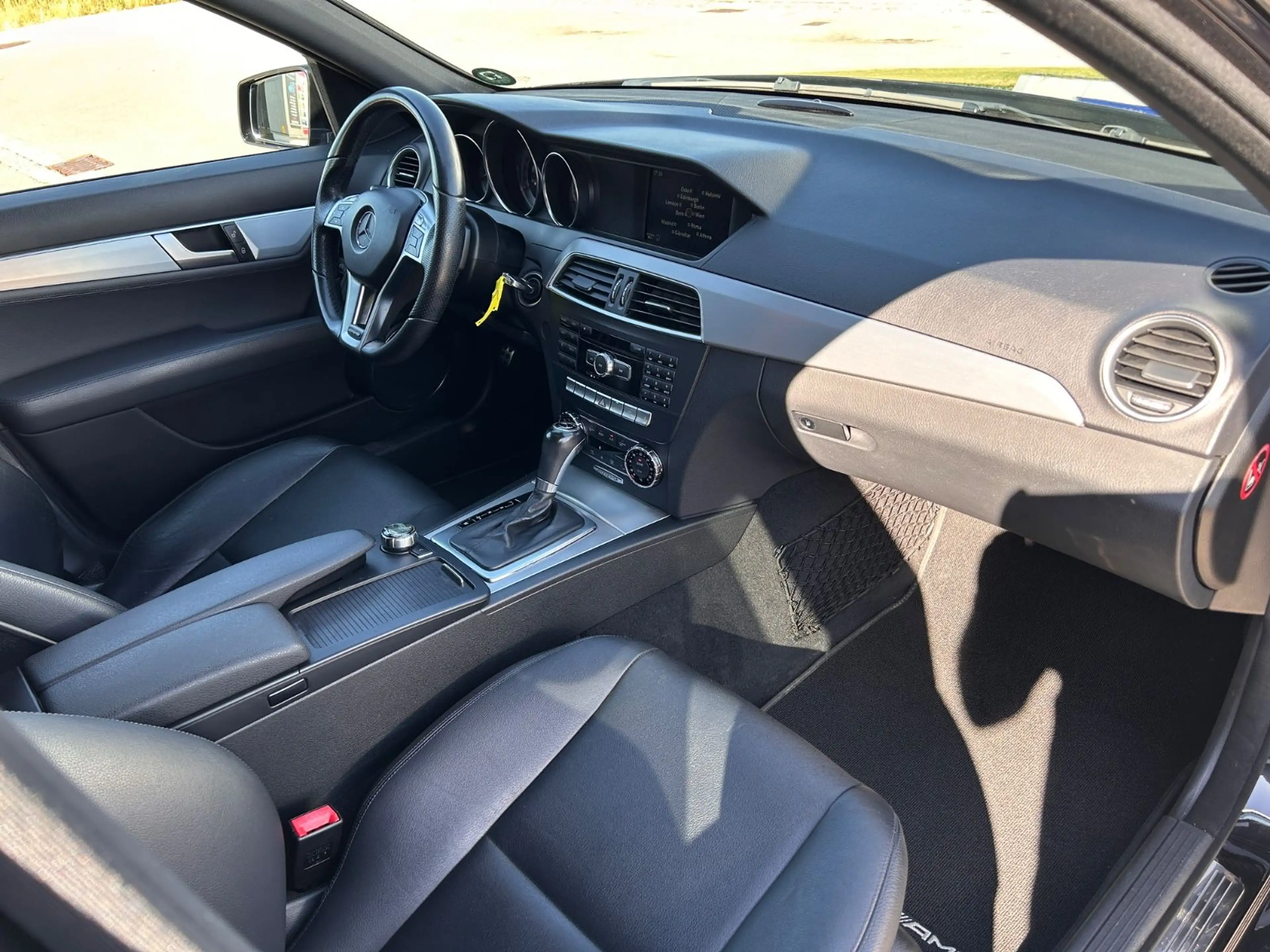 Mercedes-Benz C 250 CGI Avantgarde AMG Paket Harman Kardon — photo 10