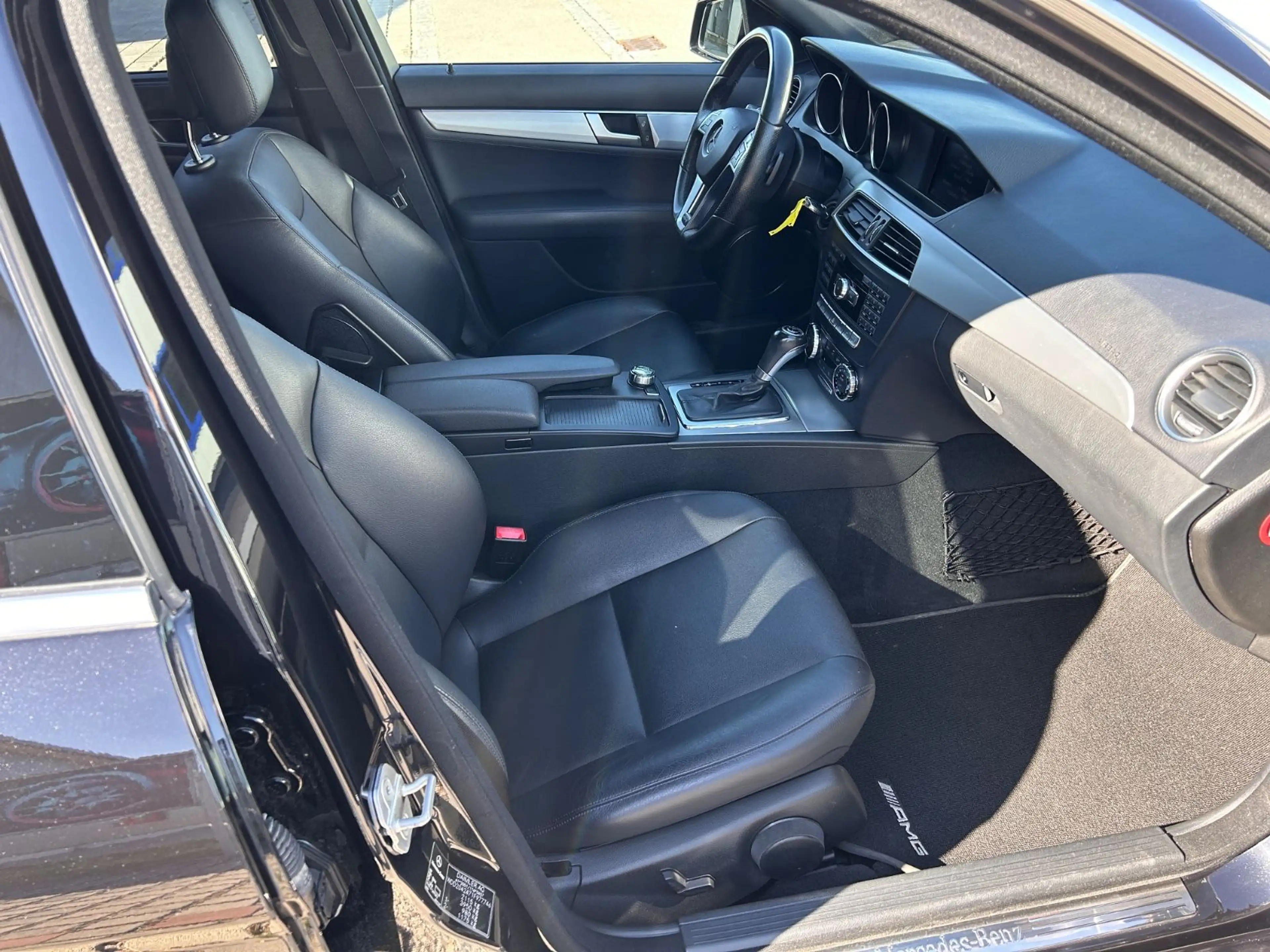 Mercedes-Benz C 250 CGI Avantgarde AMG Paket Harman Kardon — photo 11