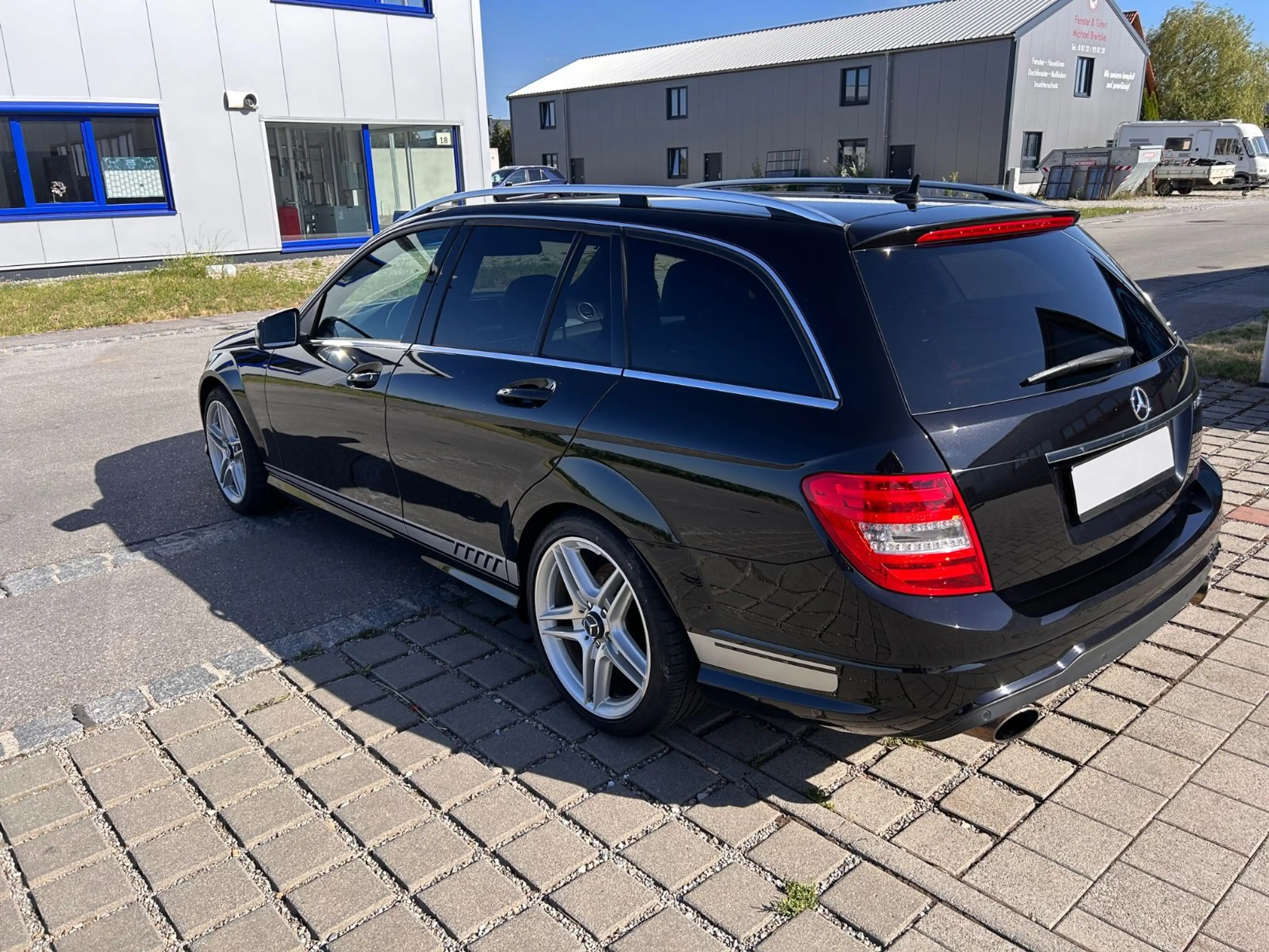 Mercedes-Benz C 250 CGI Avantgarde AMG Paket Harman Kardon — photo 4