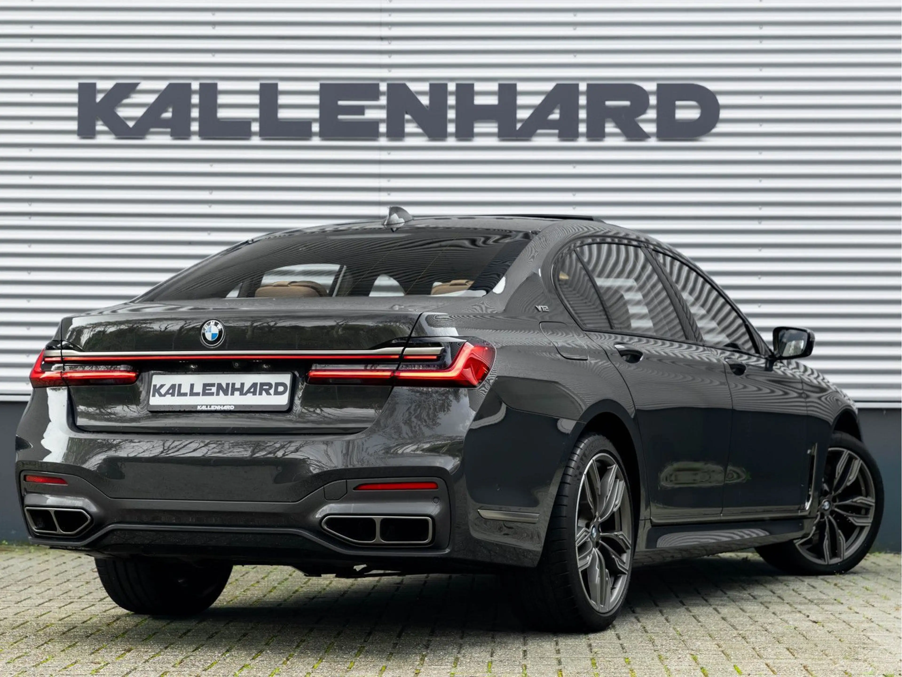 BMW 760 7-serie M760Li xDrive - M-Sport - Bowers & — photo 2