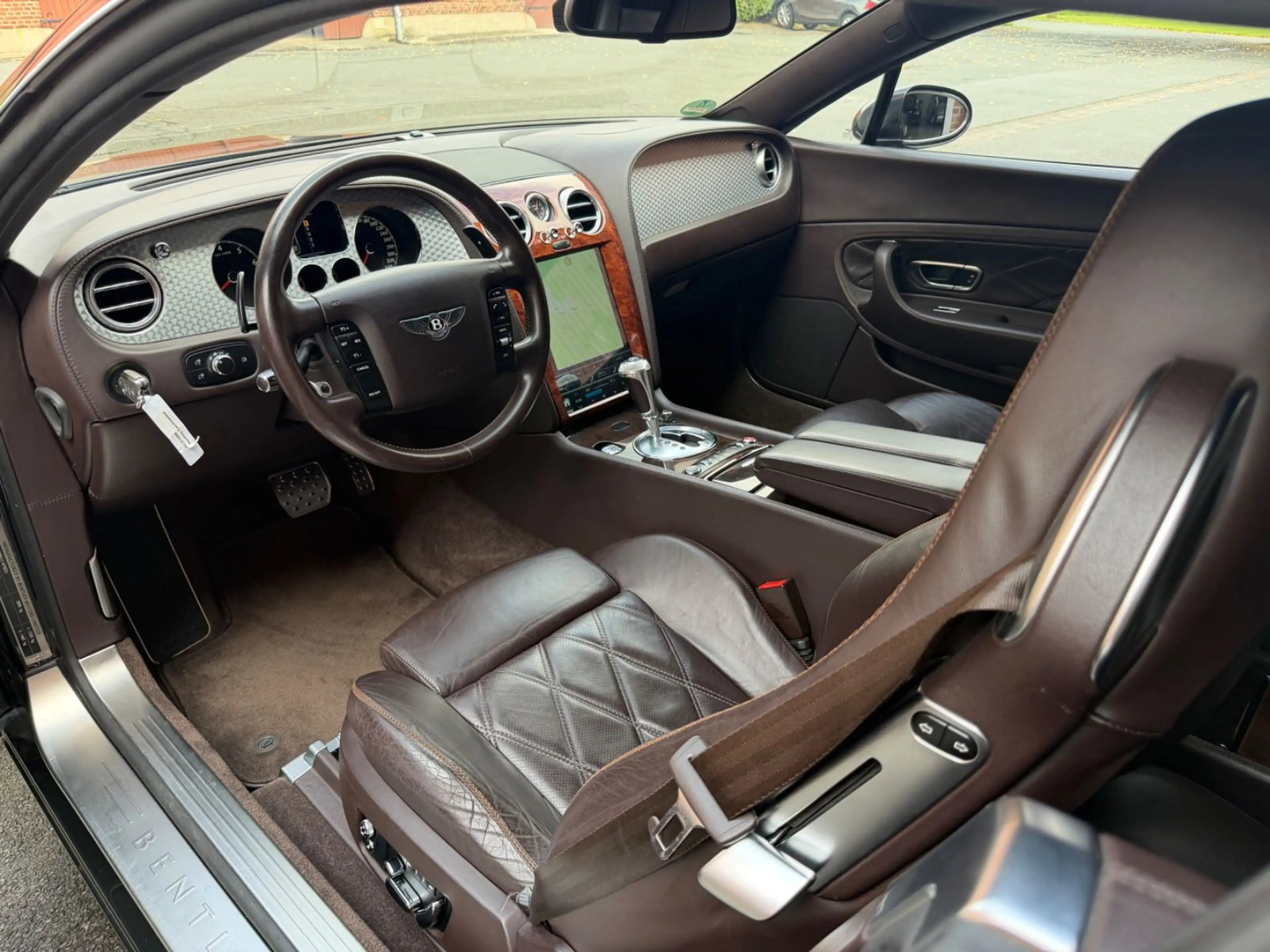 Bentley Continental GT *Mulliner - Exclusive* — photo 11