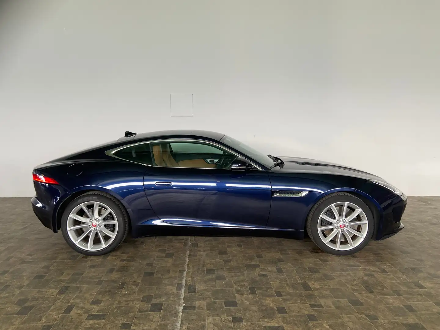 Jaguar F-Type 3,0 V6 Coupe, Sport Klappenauspuff, Meridian Blau - 1