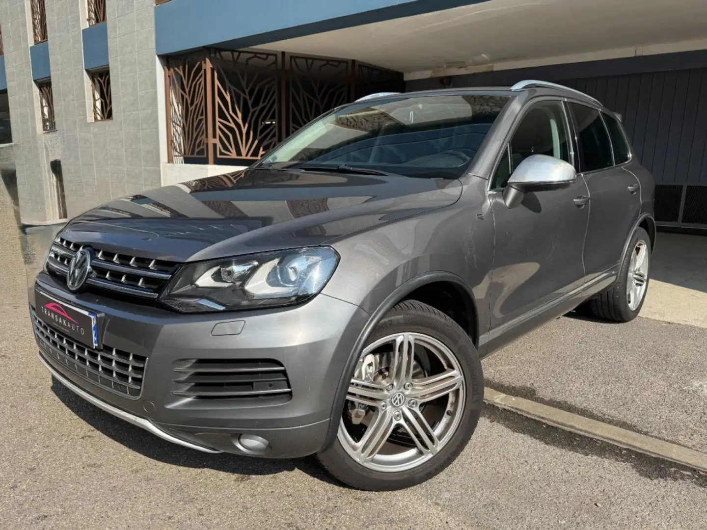 Volkswagen Touareg 3.0l V6 TDI 204 CV Carat Tiptronic A Grijs - 1