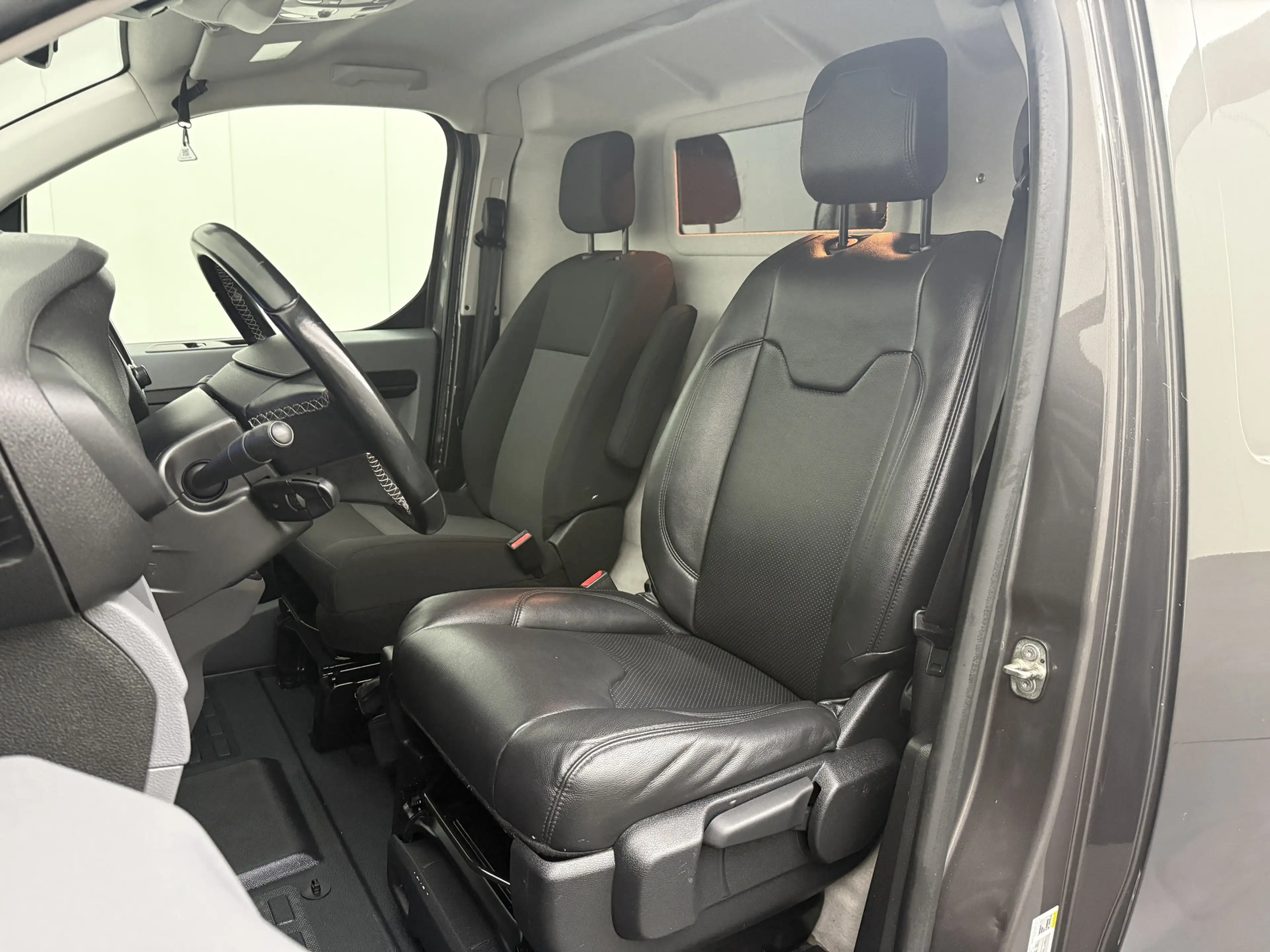 Peugeot e-Expert Lang 75 kWh | Elektrisch | Multimedia | Camera | A — photo 19