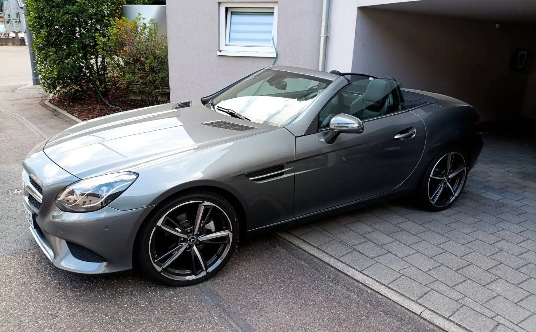 Mercedes-Benz SLC 180 SLC 180 9G-TRONIC - 1