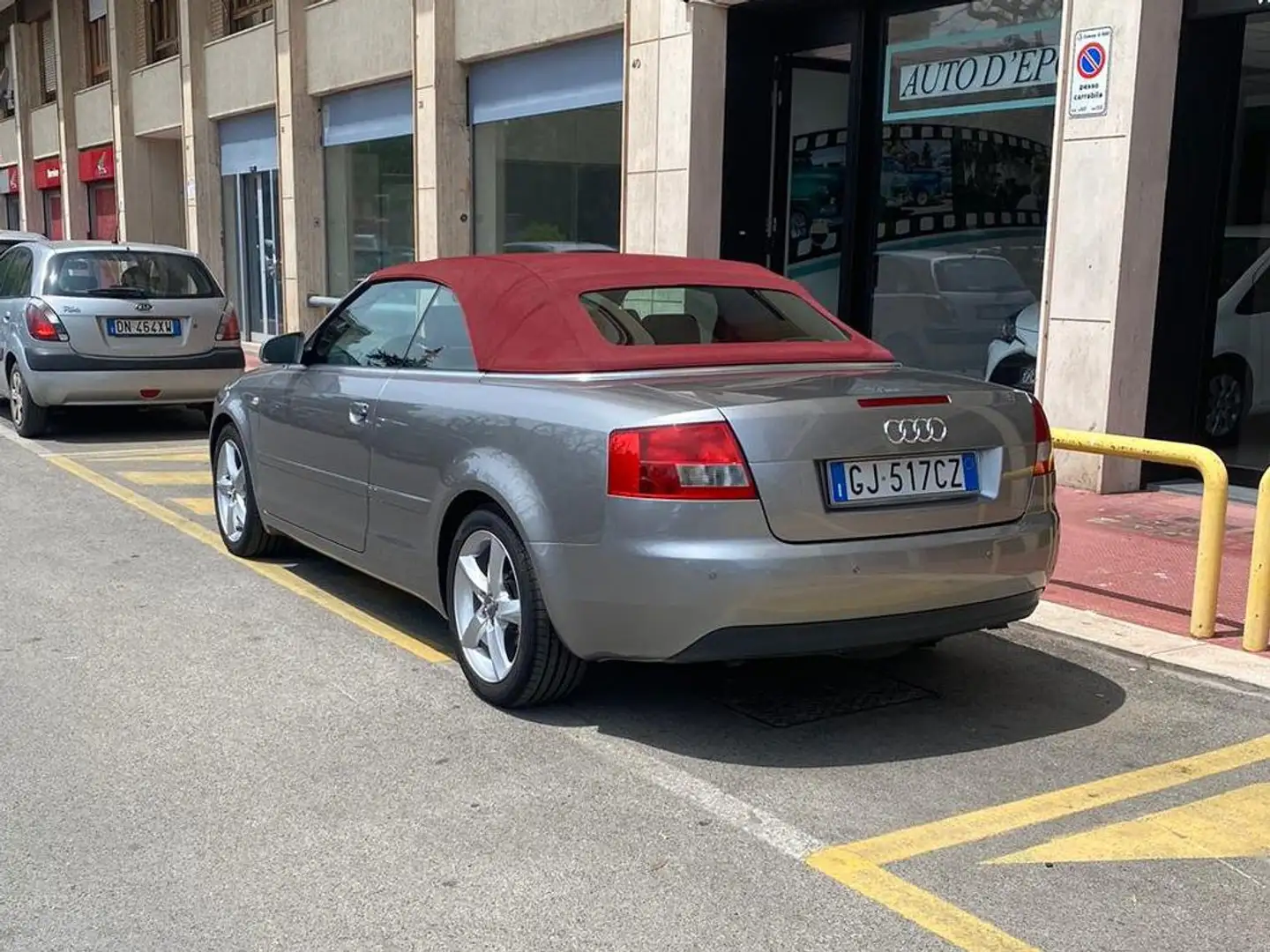 Audi A4 Cabrio Grijs - 2