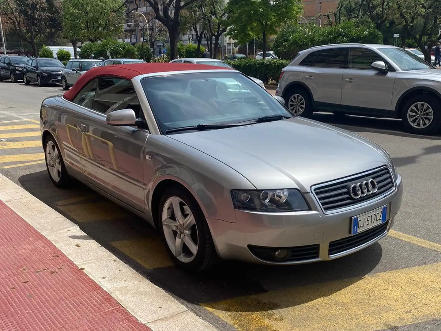 Audi A4 Cabrio Grijs - 1