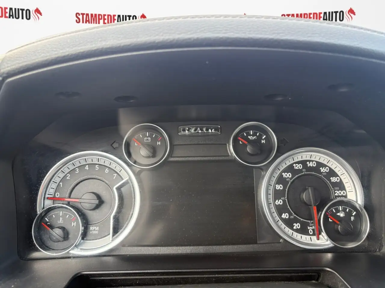 RAM 1500 снимка RAM 1500