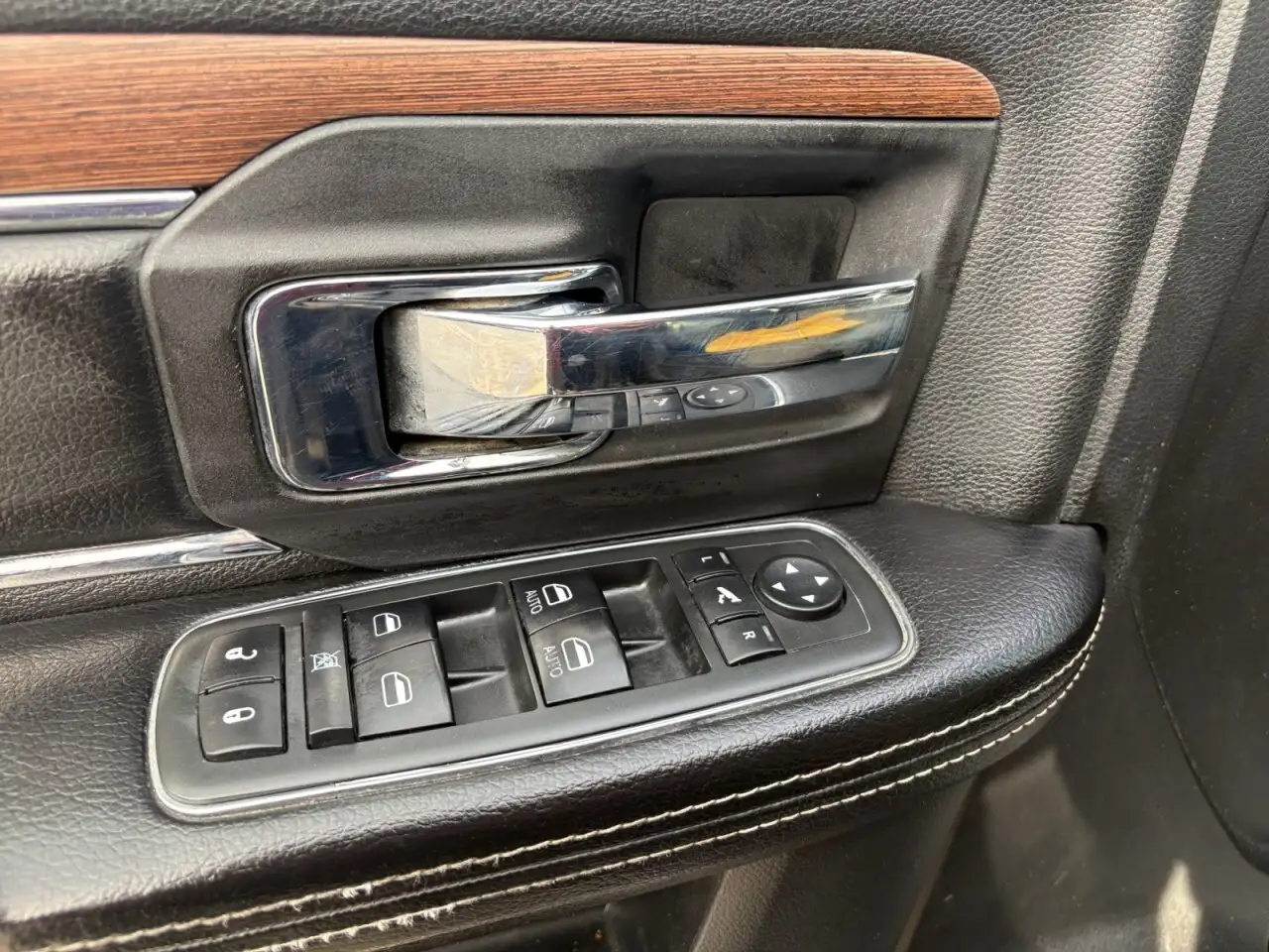 RAM 1500 снимка RAM 1500
