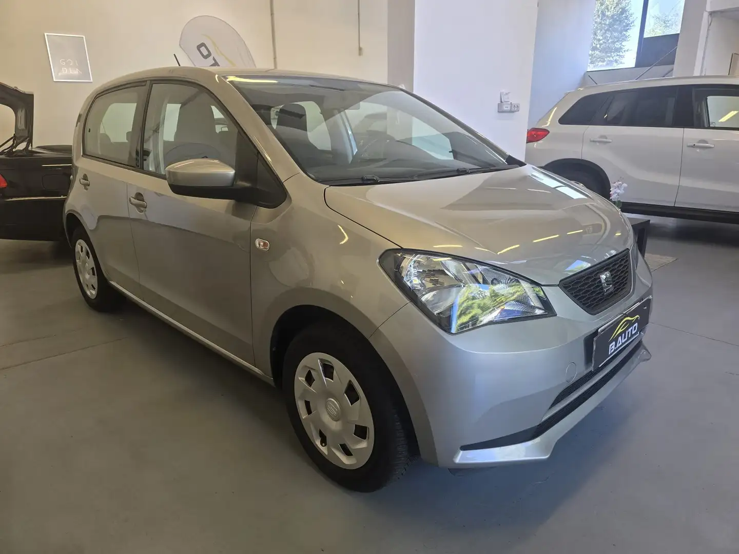 SEAT Mii Mii 5p 1.0 Style s/radio 60cv Silber - 2