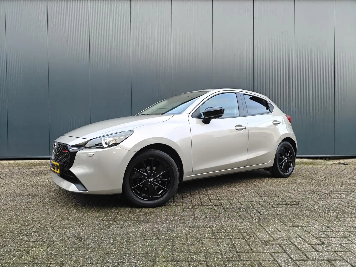 Mazda 2 1.5 e-SkyActiv-G 90 Homura Braun - 2